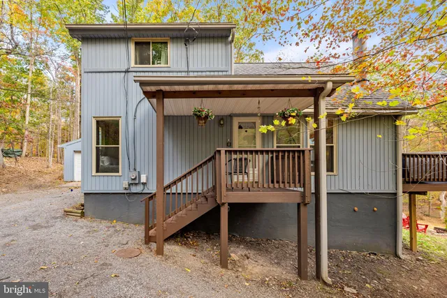 $345,000 | 278 Black Hawk Lane, Hedgesville, WV 25427