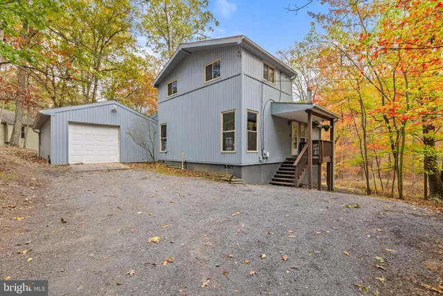 $345,000 | 278 Black Hawk Lane, Hedgesville, WV 25427