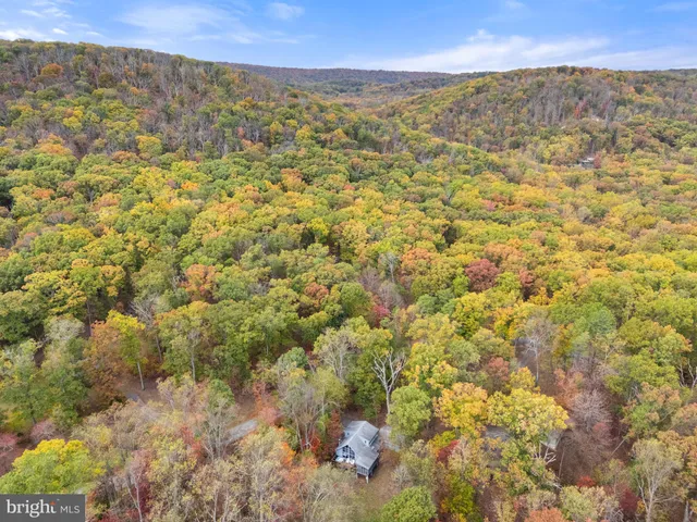 $345,000 | 278 Black Hawk Lane, Hedgesville, WV 25427