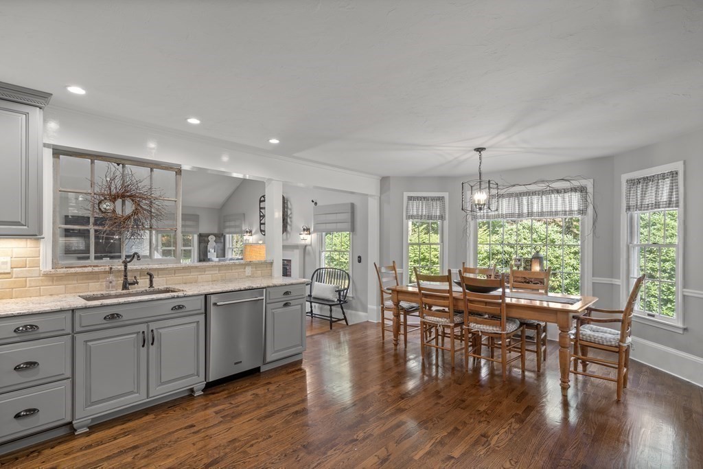 522 Stow Road Marlborough, MA 01752 - Photo 2 of 41 Gallery Image 2