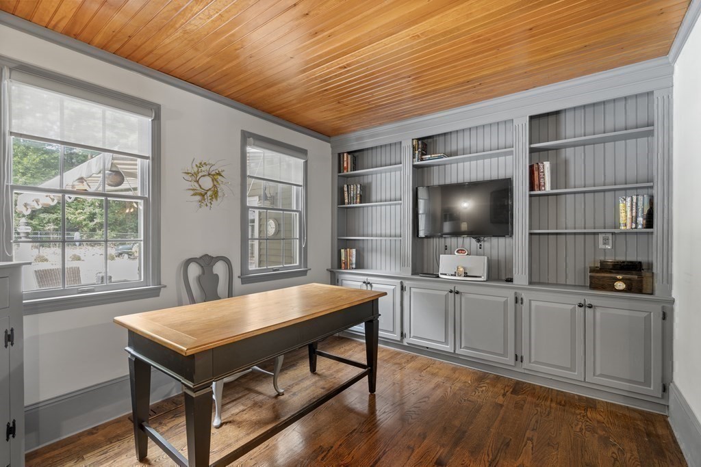 522 Stow Road Marlborough, MA 01752 - Photo 5 of 41 Gallery Image 5