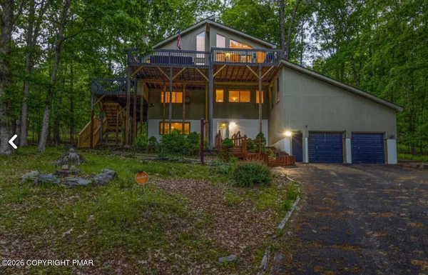 $595,000 | 322 Brentwood Drive, Bushkill, PA 18324