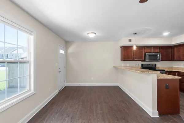 $1,350 | 1552 Tylertown Road, Unit 203, Clarksville, TN 37040