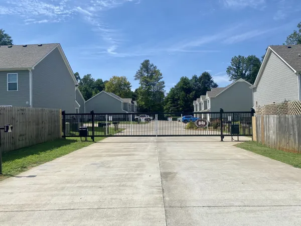 $1,300 | 1552 Tylertown Road, Unit 203, Clarksville, TN 37040