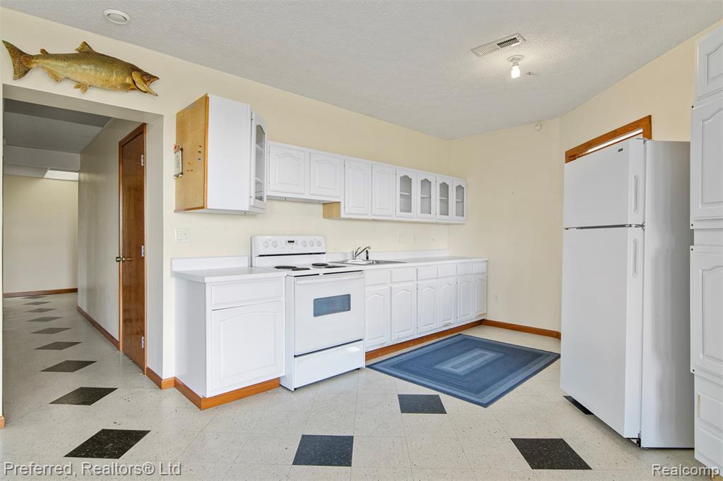 1693 Elm Road Road Frankfort, MI 49635 - Photo 35 of 58