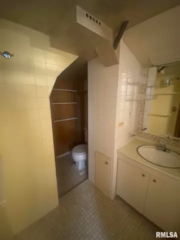 $1,700 | 2733 East 18th Street, Davenport, IA 52803