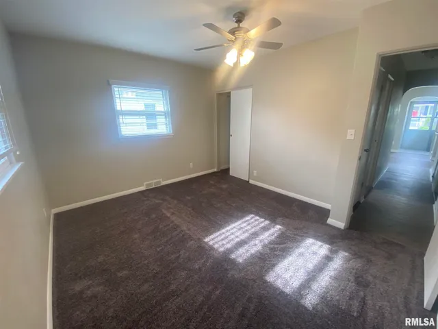 $1,700 | 2733 East 18th Street, Davenport, IA 52803