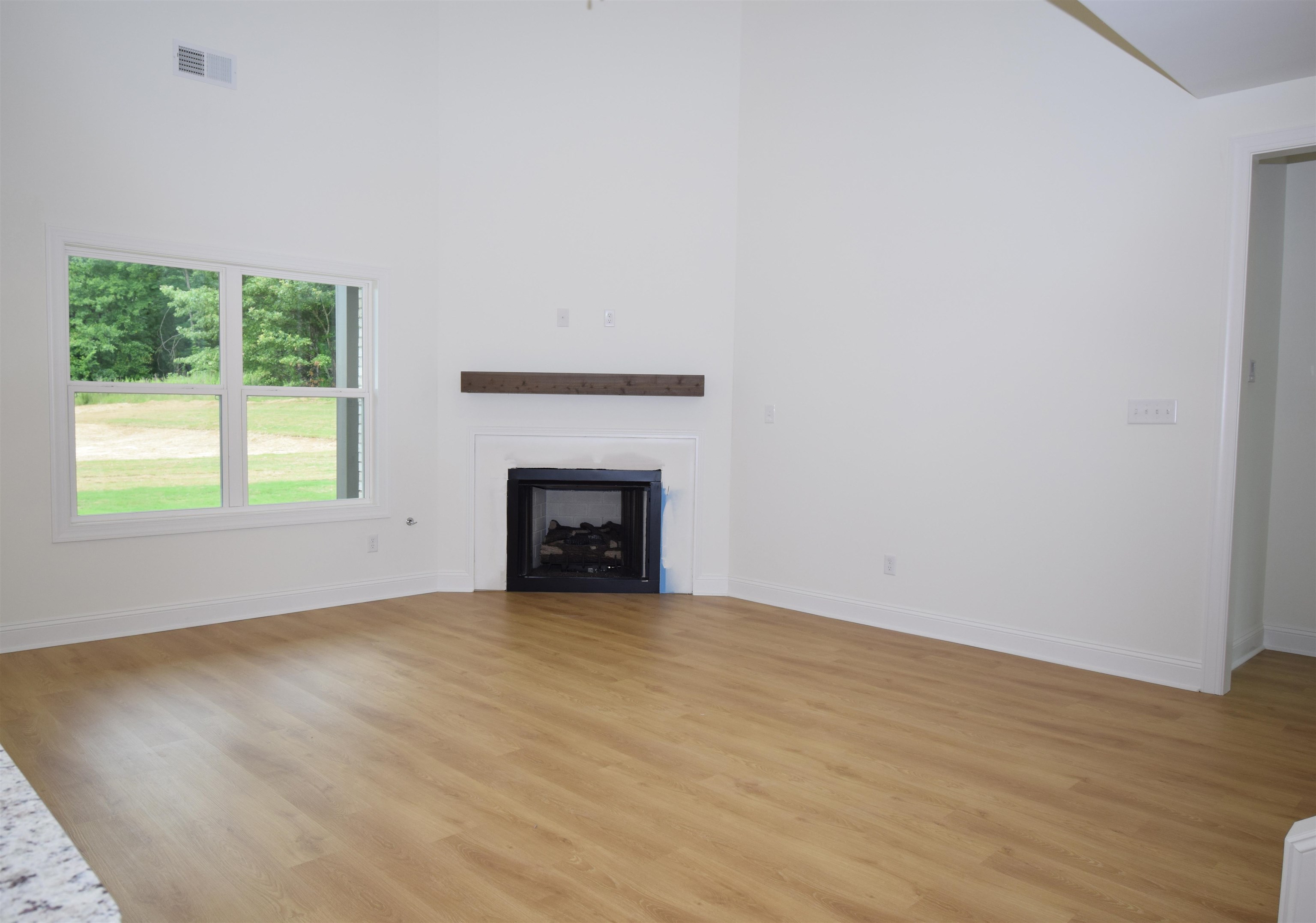 390 Centerline Roper Loop Byhalia, MS 38611 - Photo 3 of 25