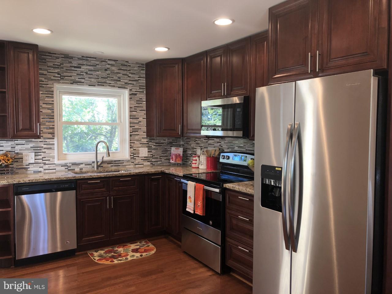 9118 Wallace Road Lanham, MD 20706 - Photo 2 of 30 Kitchen