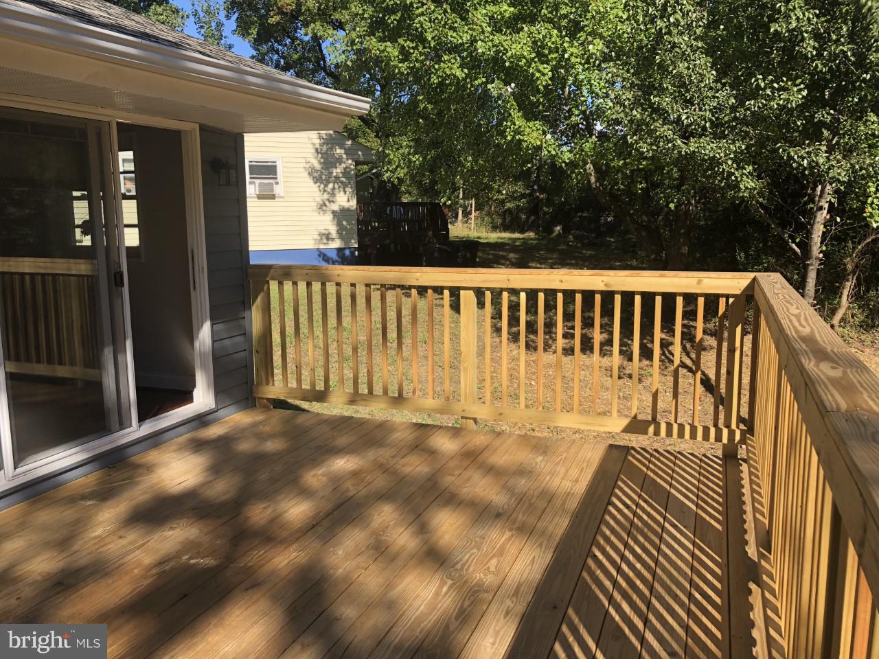 9118 Wallace Road Lanham, MD 20706 - Photo 19 of 30 Deck