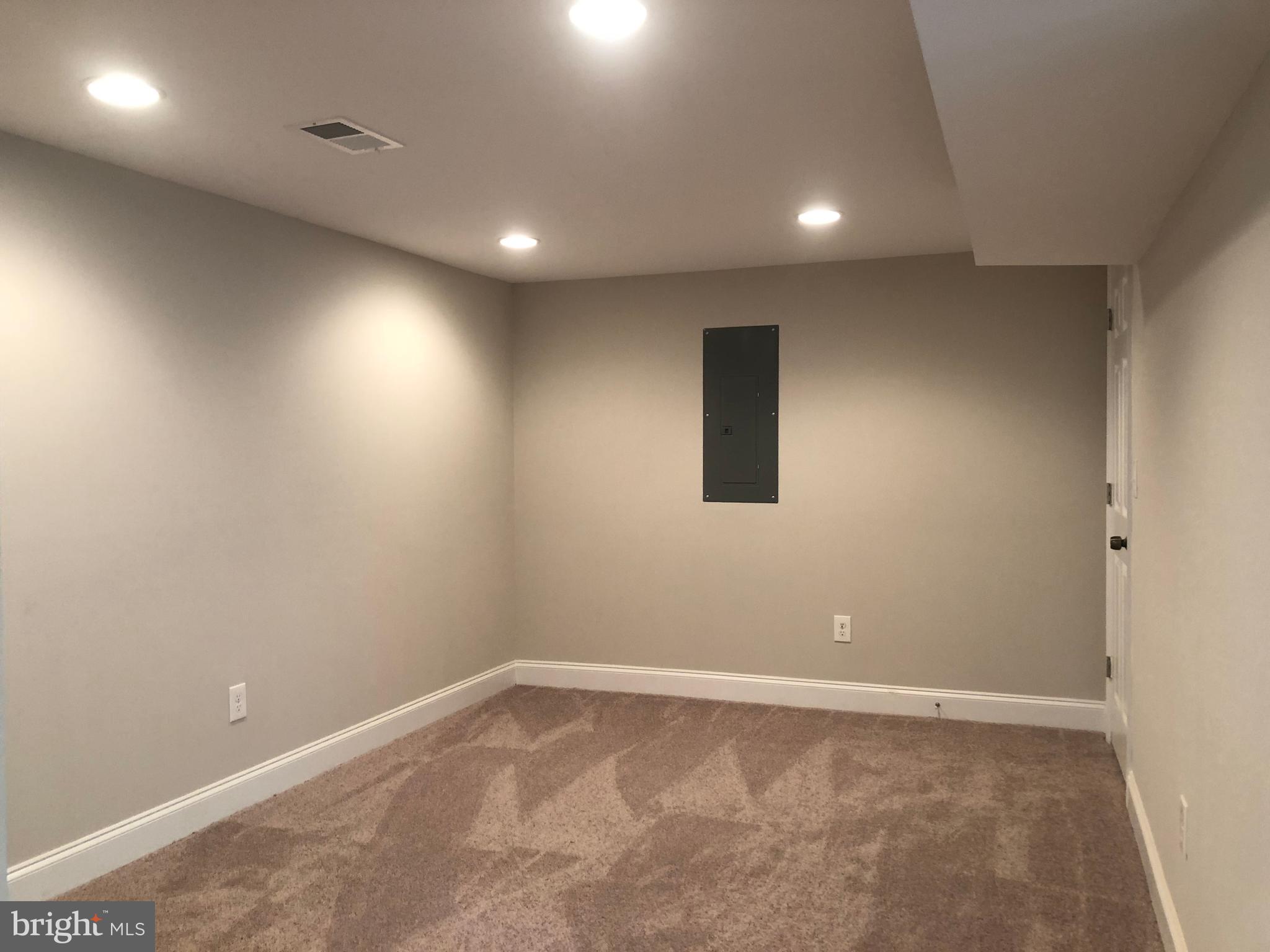9118 Wallace Road Lanham, MD 20706 - Photo 21 of 30 Den