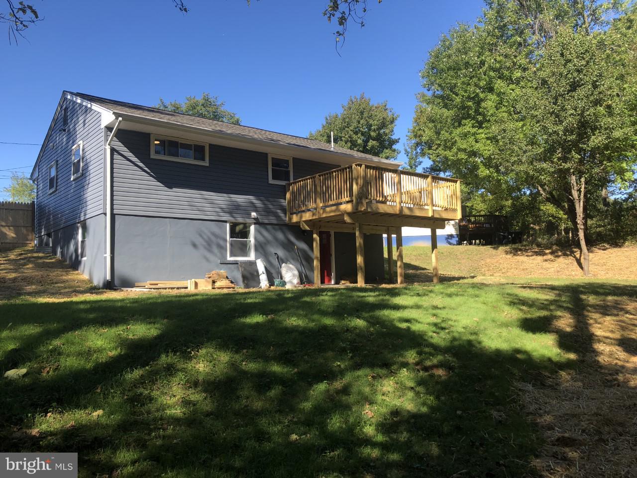 9118 Wallace Road Lanham, MD 20706 - Photo 28 of 30 Exterior (Rear)