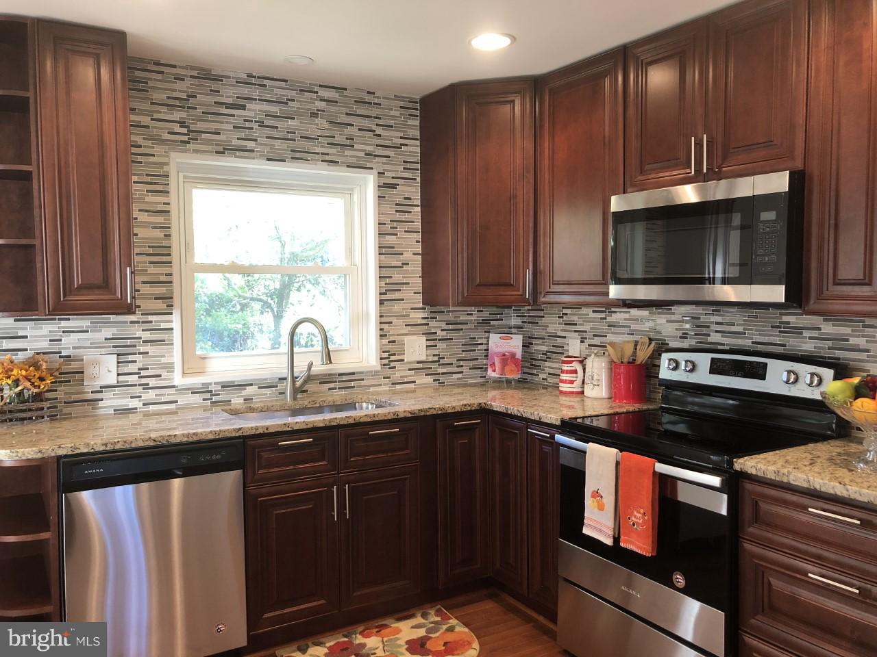 9118 Wallace Road Lanham, MD 20706 - Photo 4 of 30 Kitchen