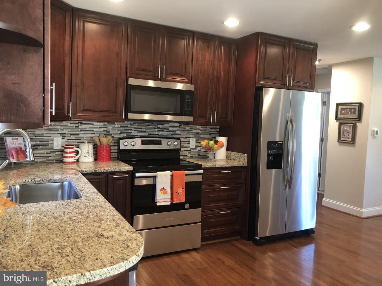 9118 Wallace Road Lanham, MD 20706 - Photo 6 of 30 Kitchen