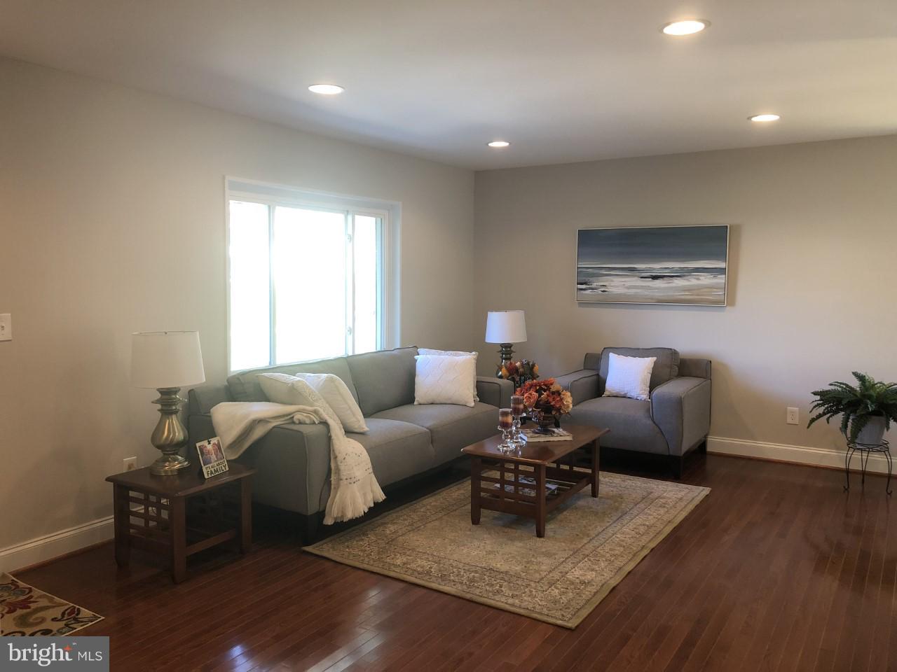 9118 Wallace Road Lanham, MD 20706 - Photo 7 of 30 Living Room