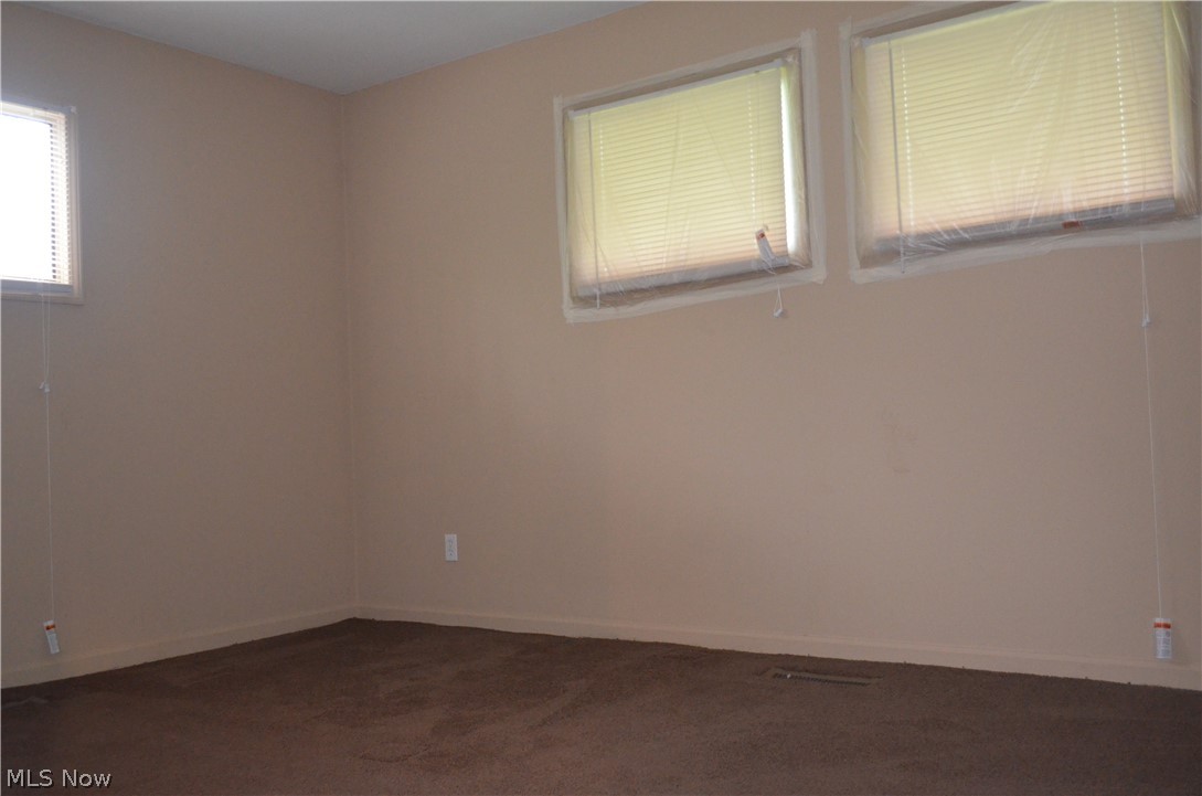 1920 Rookwood Road Cleveland, OH 44112 - Photo 10 of 21