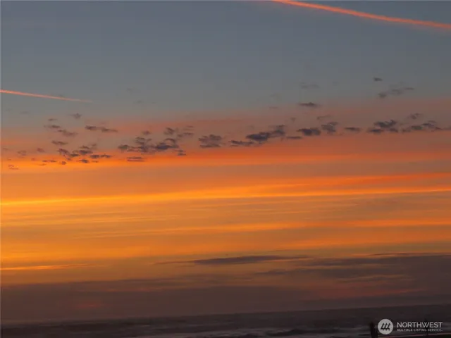 a view of a sky view