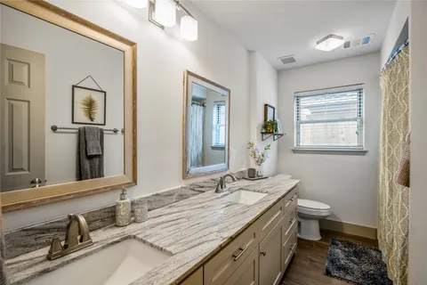 $535,000 | 1911 Stebbins Drive, Houston, TX 77043