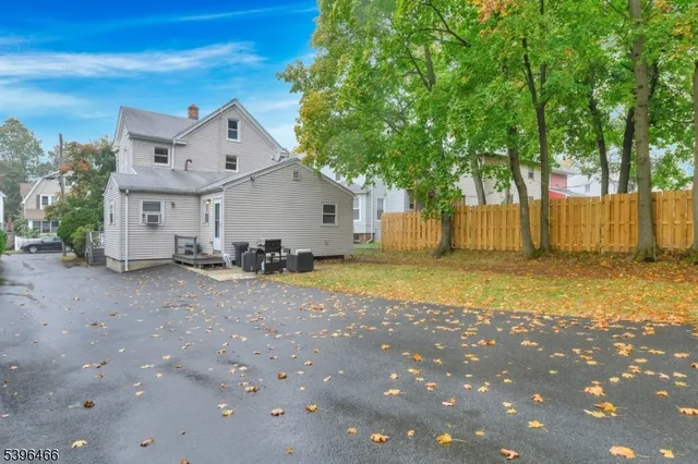 $3,000 | 32 Washburn Place, Unit 1, Caldwell, NJ 07006