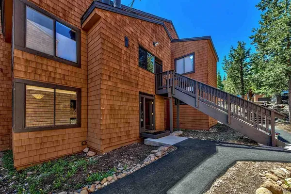 $399,000 | 11639 Snowpeak Way, Unit 505, Truckee, CA 96161