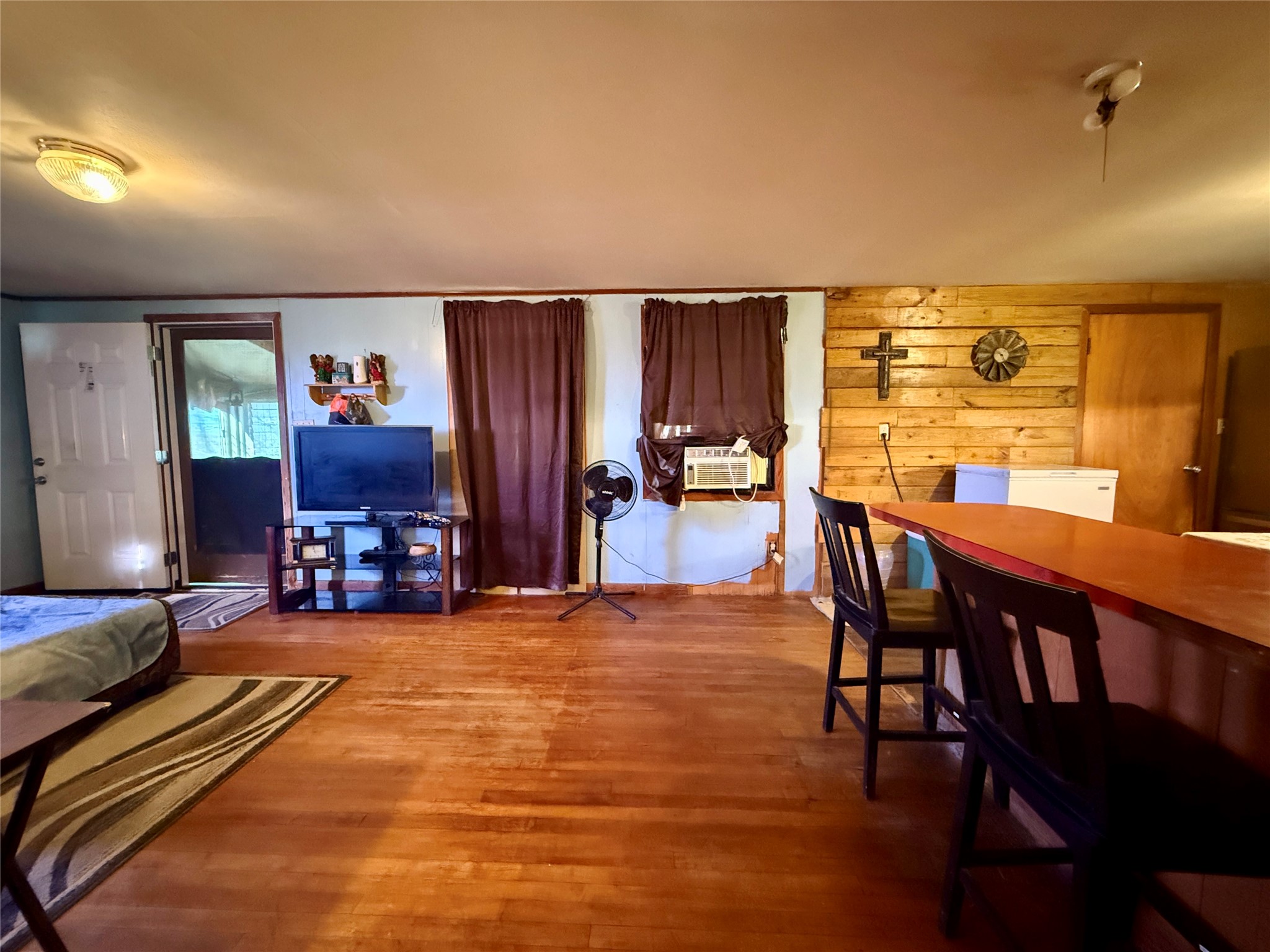 2527 Bastrop Street Angleton, TX 77515 - Photo 6 of 28 Open concept Living and Kitchen space