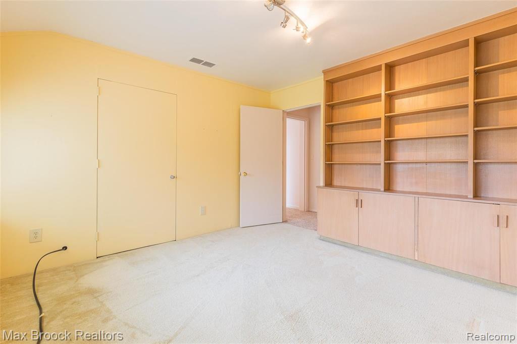 2355 West Wattles Road Troy, MI 48098 - Photo 43 of 53
