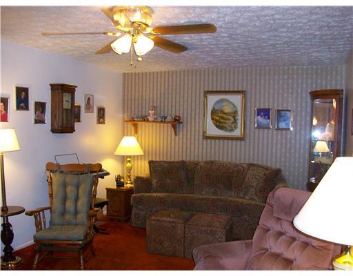 Springwood Square, Unit 3C Harwick, PA 15049 - Photo 2 of 9 Living Room.