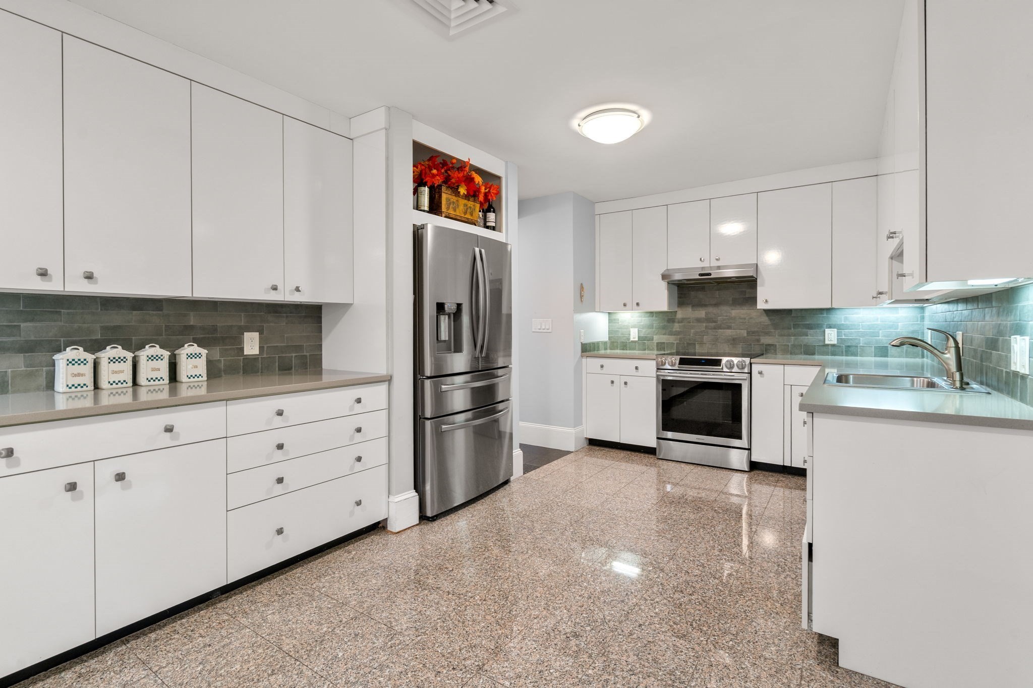 228 Allandale Road, Unit 2A Boston, MA 02467 - Photo 12 of 28 Gallery Image 12