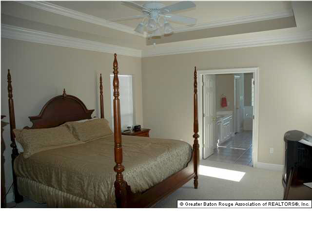 16913 Sunset Point Court Baton Rouge, LA 70816 - Photo 4 of 5 Gallery Image 4