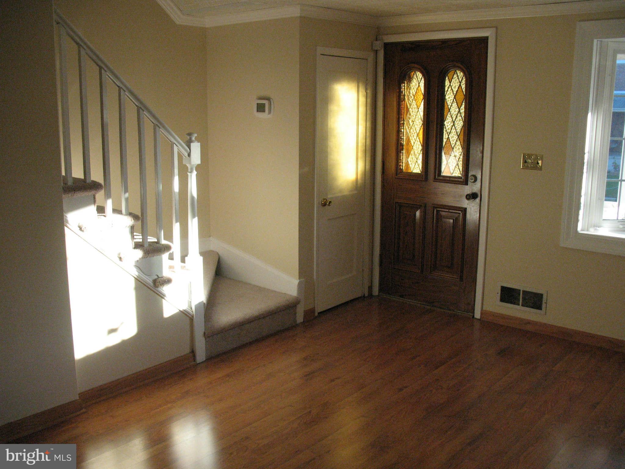 7322 Kirtley Road Baltimore, MD 21224 - Photo 2 of 21 Entry into LR