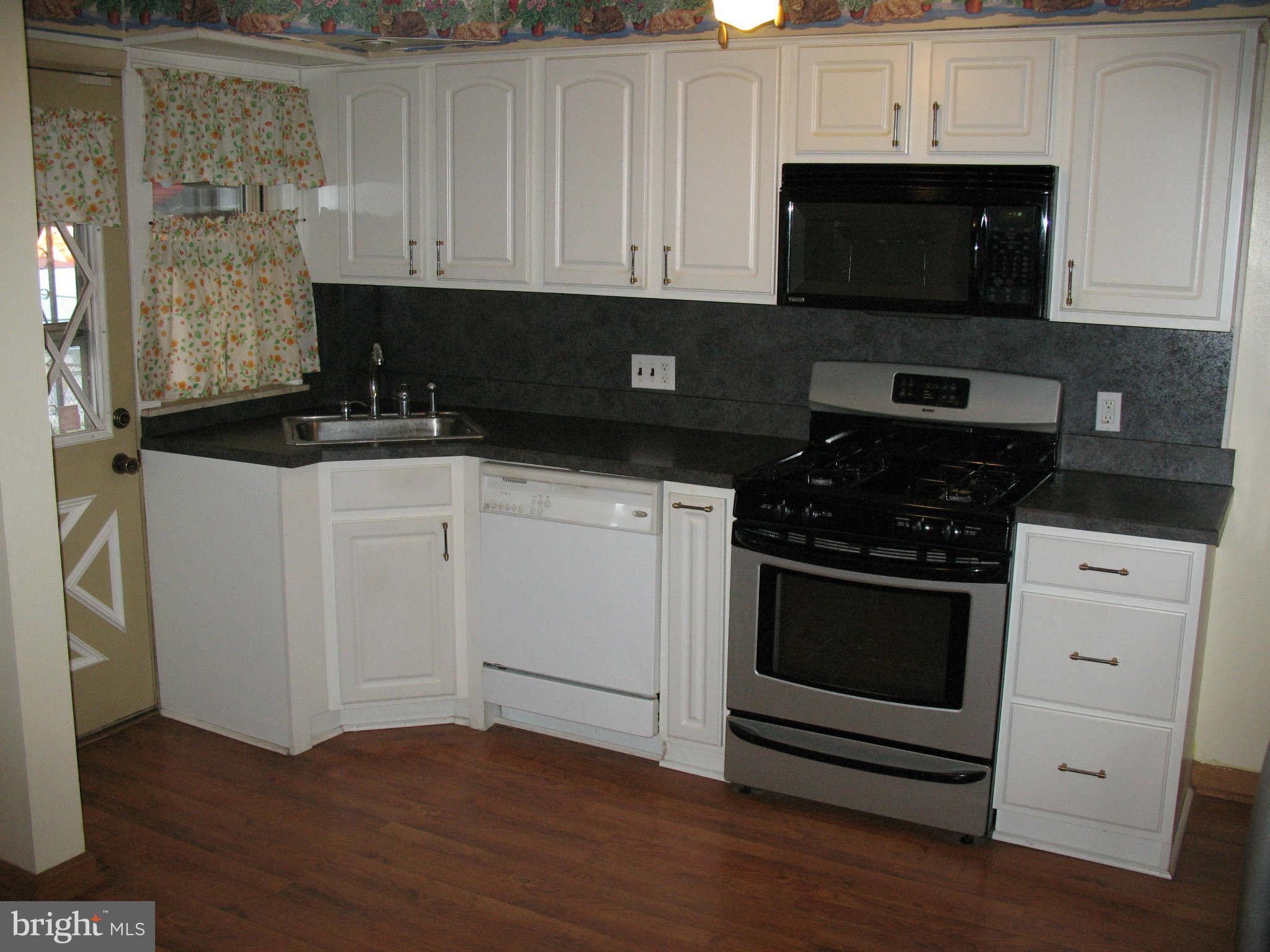 7322 Kirtley Road Baltimore, MD 21224 - Photo 10 of 21 Updated Kitchen