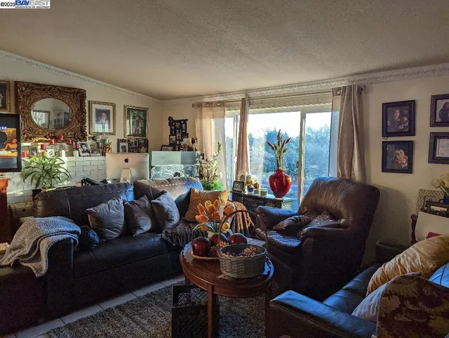 a view of entryway with a front door