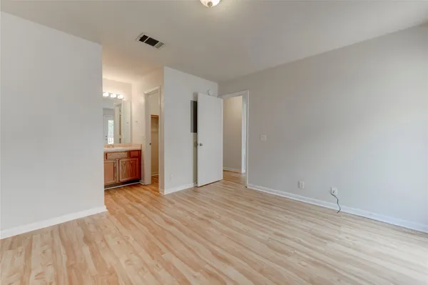 $1,250 | 3301 El Salido Parkway, Unit 611, Cedar Park, TX 78613