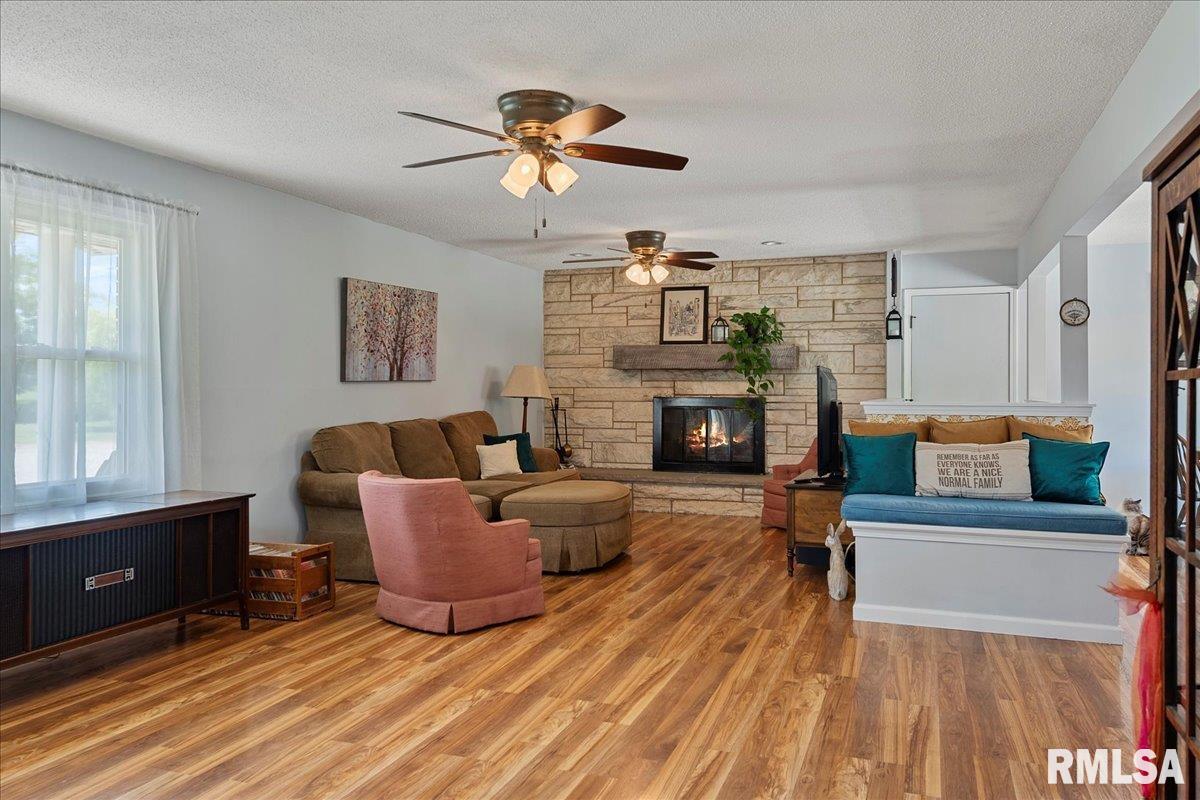 4029 Siliskie Road Pawnee, IL 62558 - Photo 5 of 55