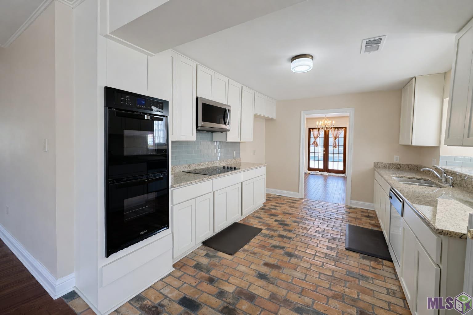 14245 Woodland Ridge Avenue Baton Rouge, LA 70816 - Photo 6 of 22