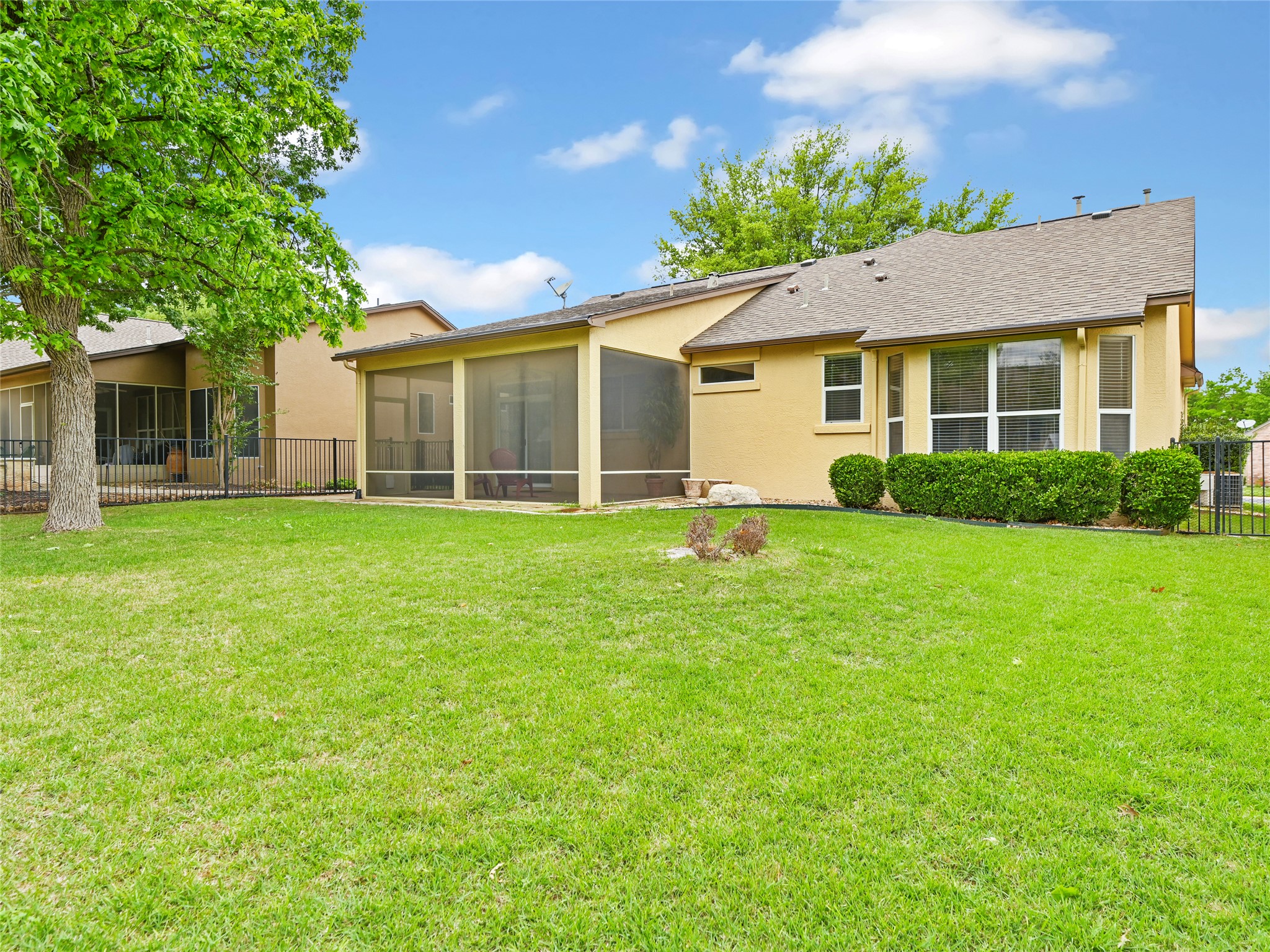 121 Buttercup Trail Georgetown, TX 78633 - Photo 27 of 31 Are you a gardener? Well this could be your happy place.