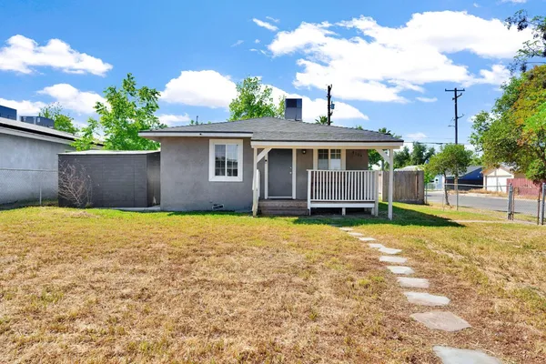 $299,900 | 4104 East Madison Avenue, Fresno, CA 93702