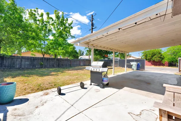 $299,900 | 4104 East Madison Avenue, Fresno, CA 93702