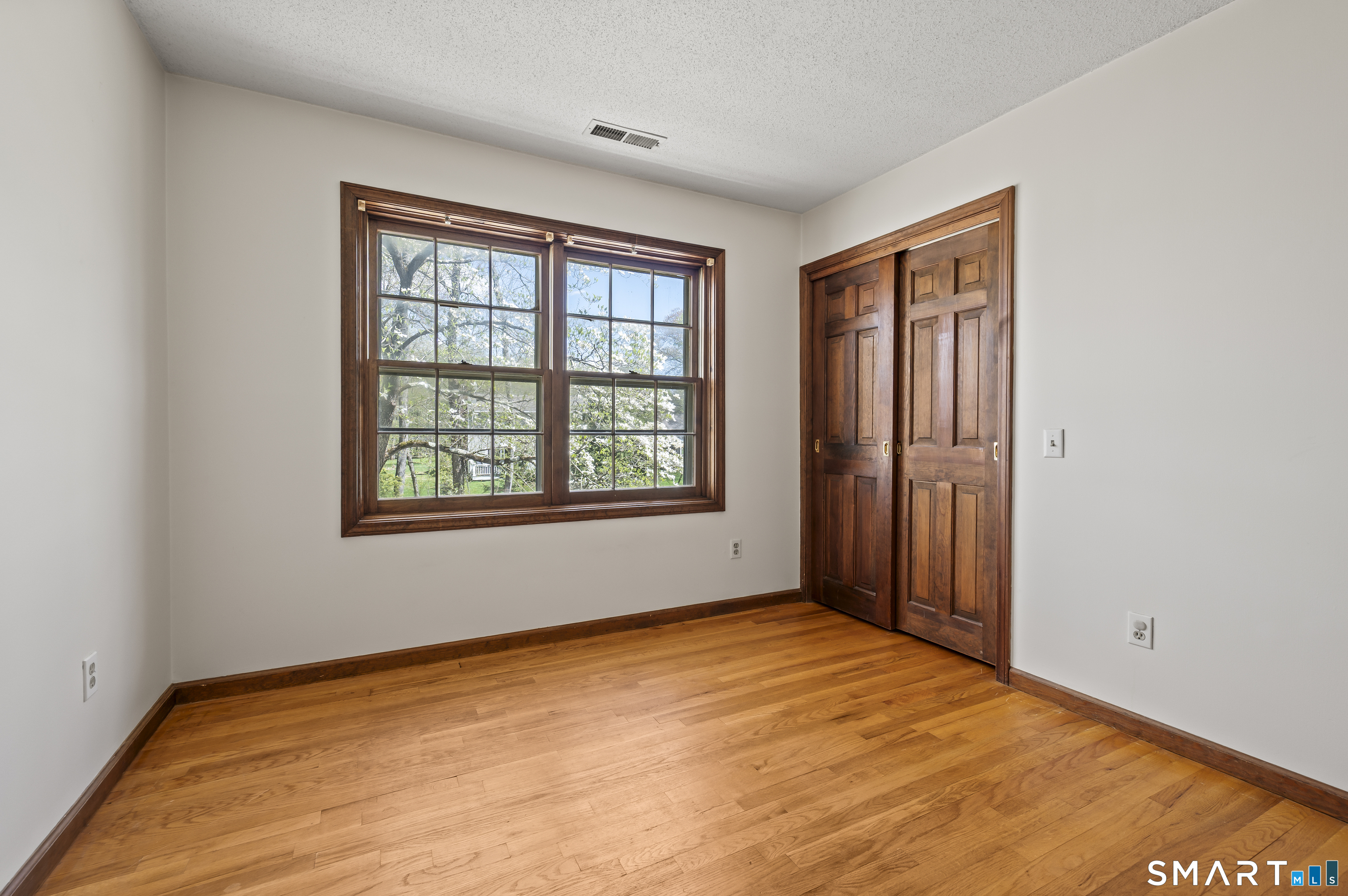 117 Charter Oak Road Southbury, CT 06488 - Photo 28 of 40 an empty room with a window