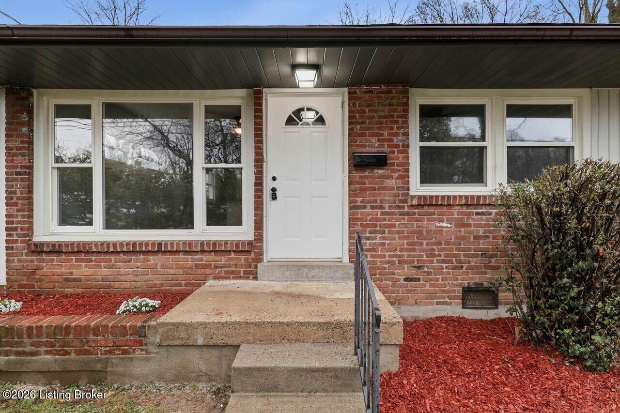 5311 Red Leaf Road Louisville, KY 40218 - Photo 4 of 34 5311 Red Leaf Rd - 5
