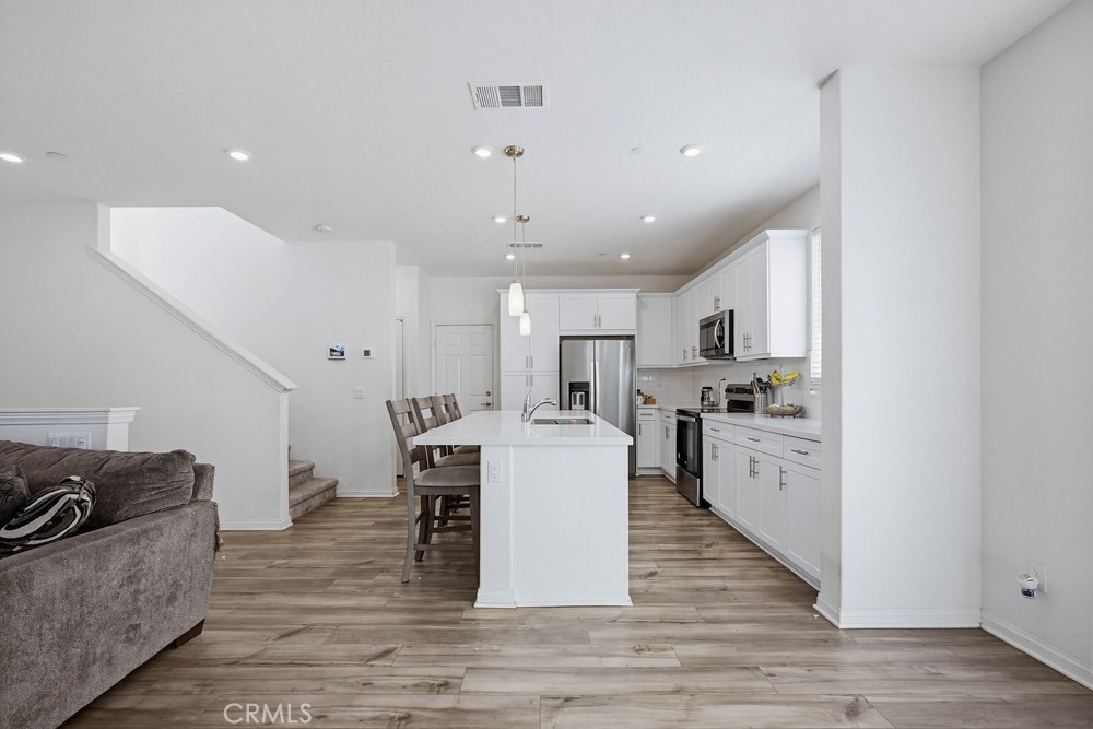 950 Helena Ridge Lake Elsinore, CA 92530 - Photo 11 of 41