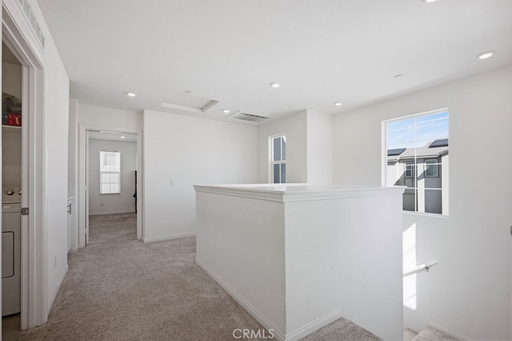 950 Helena Ridge Lake Elsinore, CA 92530 - Photo 17 of 41