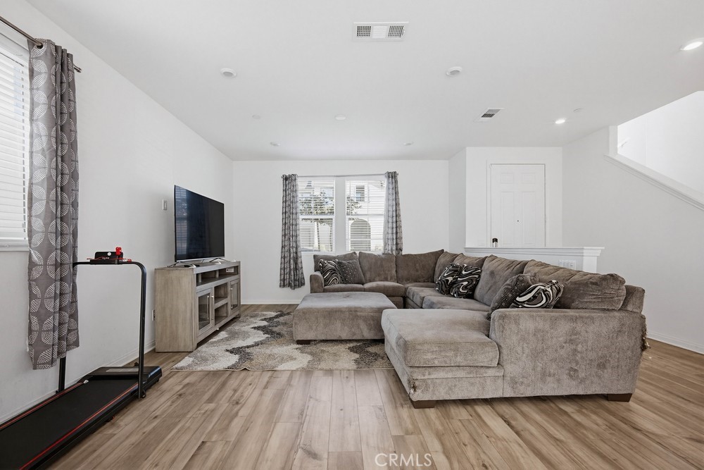 950 Helena Ridge Lake Elsinore, CA 92530 - Photo 9 of 41