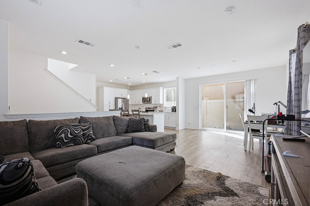 950 Helena Ridge Lake Elsinore, CA 92530 - Photo 10 of 41