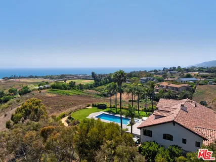 $6,500,000 | 29660 Harvester Road, Malibu, CA 90265