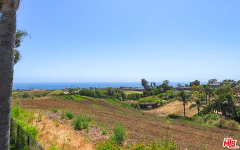 $6,500,000 | 29660 Harvester Road, Malibu, CA 90265
