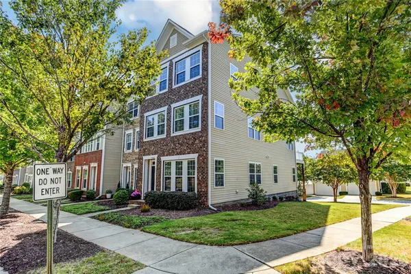 $2,500 | 19002 Lake Breeze Drive, Cornelius, NC 28031