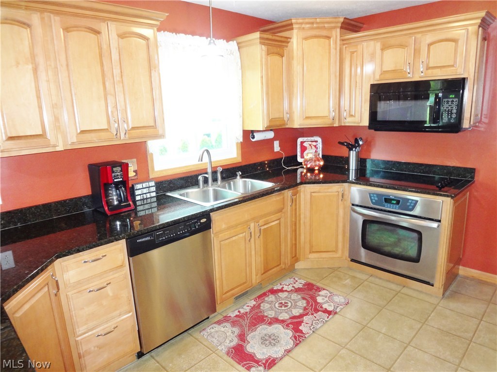 6636 Rosedale Drive Amherst, OH 44001 - Photo 9 of 33
