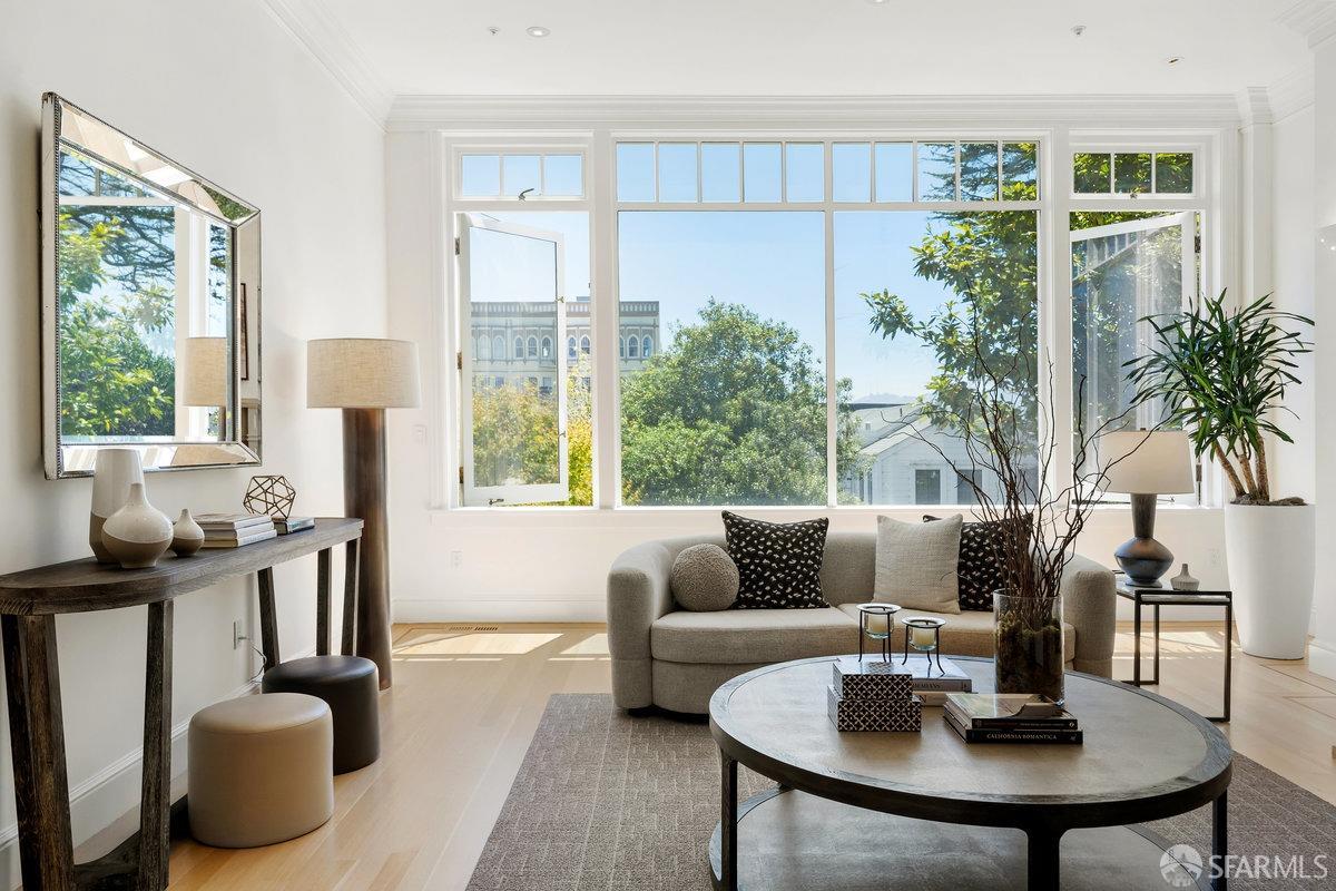 2961 Pacific Avenue San Francisco, CA 94115 - Photo 19 of 64 a living room with furniture and a potted plant