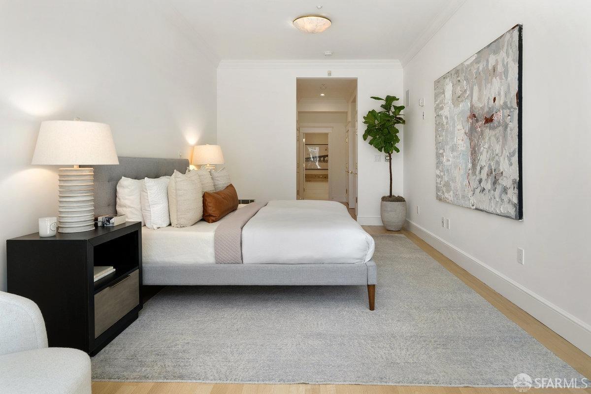 2961 Pacific Avenue San Francisco, CA 94115 - Photo 36 of 64 a bedroom with bed and lamp